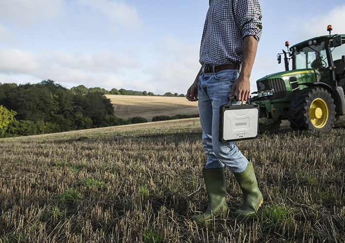 Foto PANASONIC TOUGHBOOK CUENTA CON TECNOLOGÍA PUNTERA PARA VISUALIZAR Y CONTROLAR LOS DISPOSITIVOS DE LOS TRABAJADORES MÓVILES